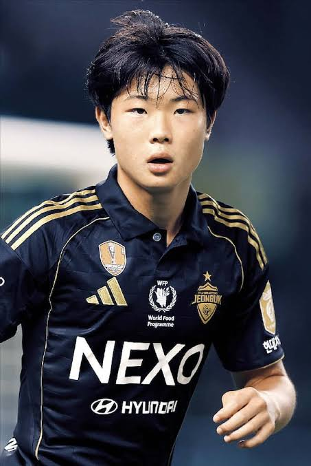 "바르샤가 노리던 이유가 있었네"… 전북 '2008년생 축구 신동' 김예건, K리그 최연소 득점 대기록 수립에 전 세계 충격 image